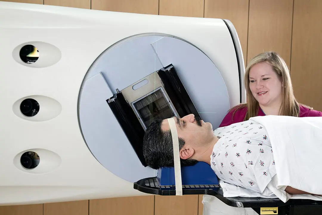 There are many benefits to being a radiation therapist.