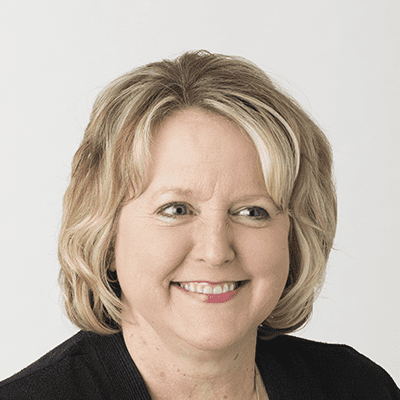 Lisa Oppegard Bio Image