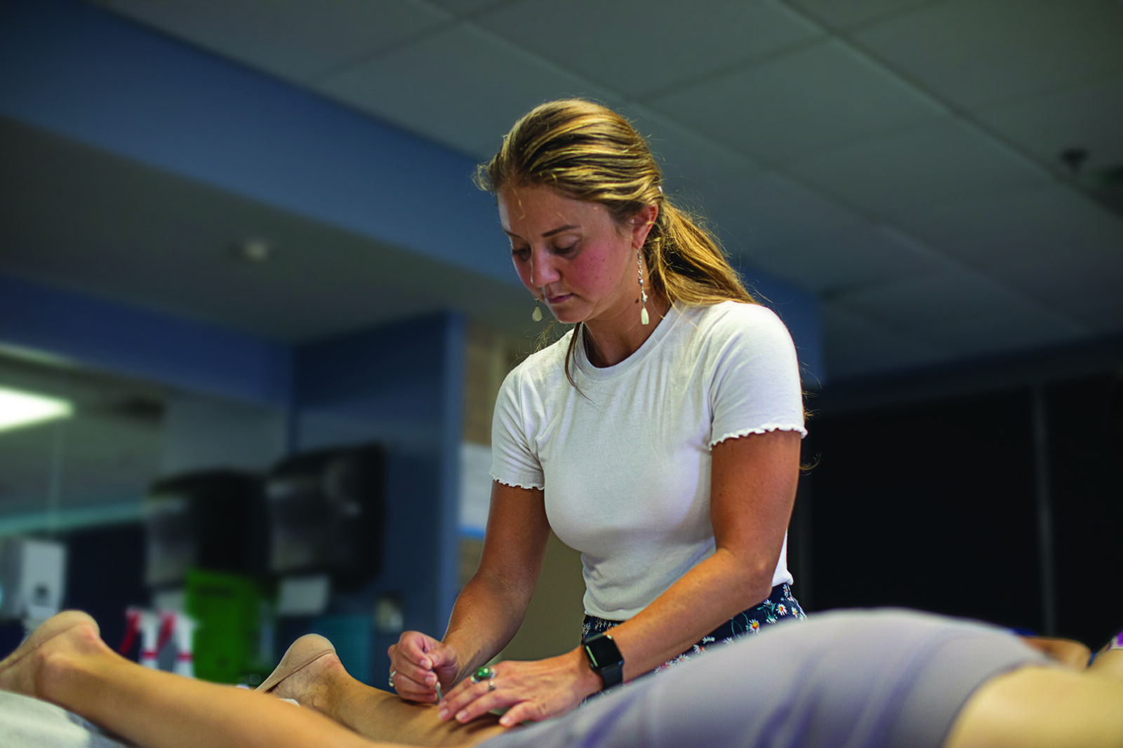How to Become an Acupuncturist