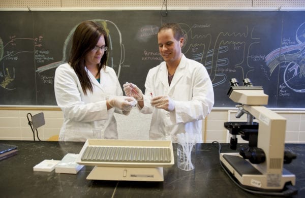 How to Become a Medical Laboratory Technician